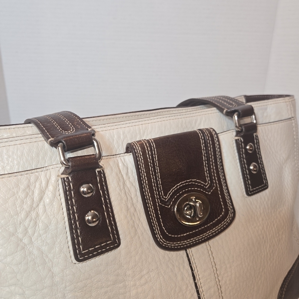 Coach Hamptom Pebbled Leather Turn Lock Sachel Tote Bag Brown Cream Medium 13960 - Picture 8 of 14